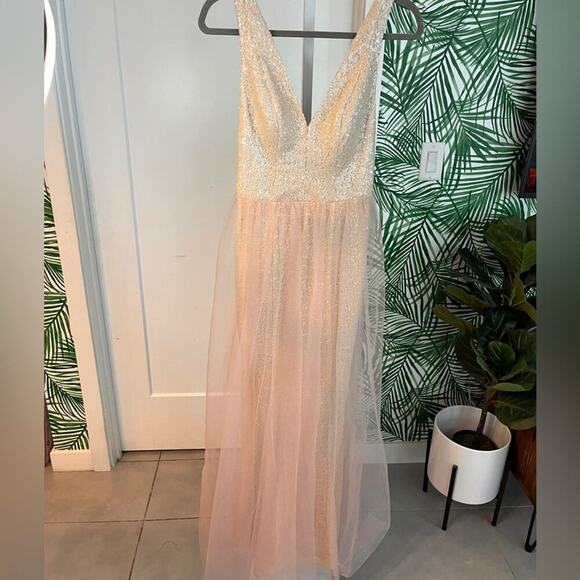 Fame and Partners Blush Pink Sequin and Tulle Open Back Gown Size 4 - Picture 2 of 12